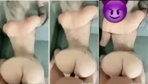 Vanessa Bohorquez practicando sexo en la postura del perrito con intensidad