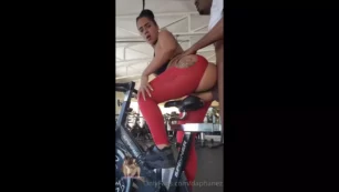 DaPhaneZ Teniendo Sexo en el Gimnasio