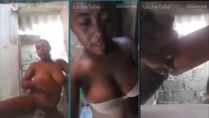 Vídeo para adultos de OnlyFans donde una mujer en República Dominicana, de piel oscura y con curvas generosas, dice 