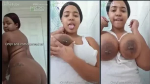 Dominicana con gran busto, Samantha Esther, se da autoplacer en el baño