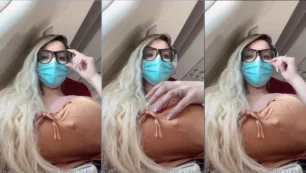 Adriana Alencar, la rubia de grandes tetas, mostrando su cuerpo en un avión