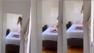 Claudina mostrando las bragas pegadas a su gran culo mientras se luce en la cama