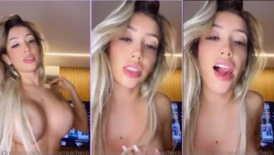 La rubia jessica pacheco balanceando sus atractivas tetas grandes en exhibición