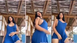 Alejandra Quiroz bailando y luciendo su entrepierna