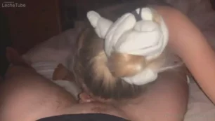 Video filtrado de DeaRae realizando sexo oral para vaciar sus testículos