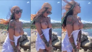 Alex Mucci es captada con los pechos al descubierto en la playa en un vídeo amateur