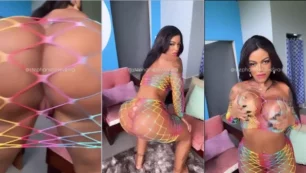 Stephanie Silveira haciendo twerking con su culo respingón y sus shorts muy cortos mostrando mucho