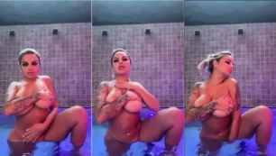 Tamara Blanda famosa de OnlyFans aparece sin ropa divirtiéndose en la piscina y luciendo su cuerpo de una manera muy atrevida