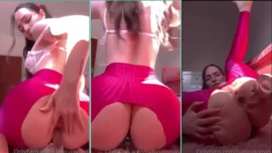 Babi Palomas bailando sensualmente sin ropa con un tapón anal insertado en su trasero