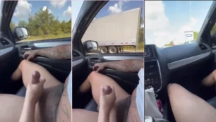 Cachonda amateur pillada masturbándose para el chico mientras conduce el coche