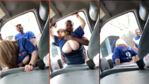 Chica caliente divirtiéndose con su novio en el auto mostrando su culo respingón