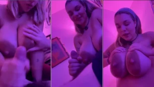 Gabbie Carter, la tetona, tumbada en la cama mostrando sus enormes pechos