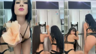 Juliana Bonde y Carol Machado luciendo sus bragas luciendo sus cuerpos súper sensuales