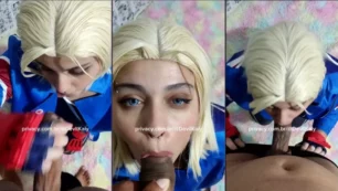 Kaly, una sensual cosplayer, se arrodilla haciéndole una mamada muy húmeda a su novio