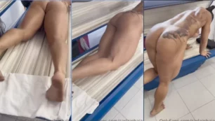 Carla Inhaia muestra su bucetinha sin ropa al tomar el sol