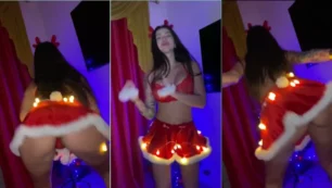 Mc Pipokinha en un especial navideño moviendo las caderas junto a Santa Claus