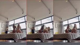 Monique Magnani y Jeh Yuriko se encuentran sin ropa, en la posición de cuatro patas en la cama