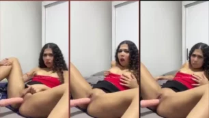 Susana Oliveira Barbosa, una atractiva jovencita masturbándose su suave coño