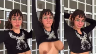 Emo tetona haciendo twerking con expresión de guarra en vídeo casero