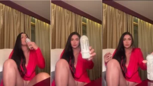 Yara Mendes mostrando todo en su puta casera, sin ropa y luciendo su cuerpo