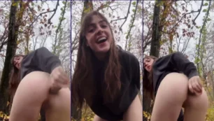 Joven haciendo doble penetración con consoladores en un vídeo amateur en el bosque