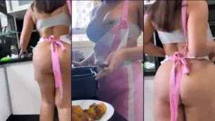 Lina Nakamura haciendo una receta sin ropa y mostrándoselo todo a su pareja