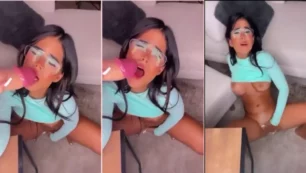 Michelle Rabbit amateur de onlyfans hace un vídeo donde chupa un consolador y se masturba