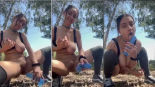 Mujer de grandes pechos es pillada masturbándose, orinando sobre un juguete sexual y teniendo una buena follada oral al aire libre